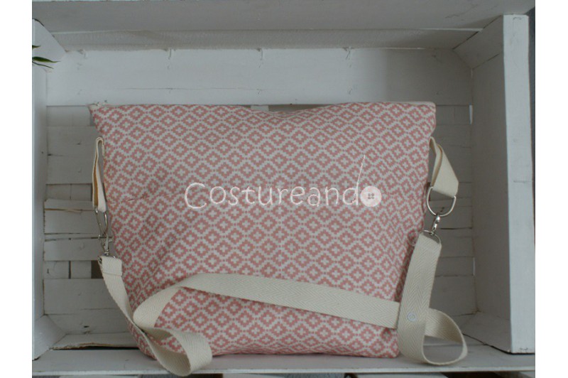 BOLSO PANERA CON CREMALLERA GEOMÉTRICO ROSA