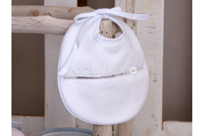 WHITE TINY PIQUE BIB